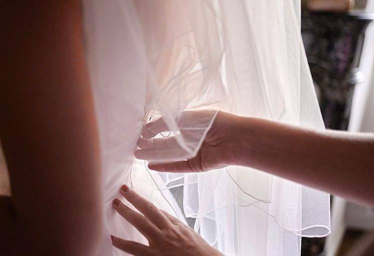 habillage mariée reportage mariage Annecy
